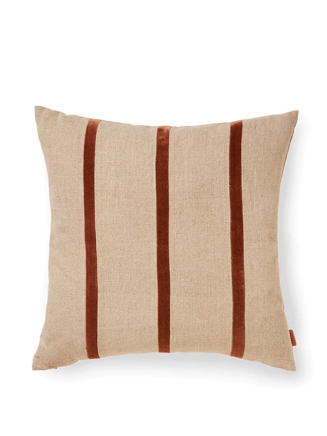 Senti Stripe Kissen von Ferm Living - Carob Brown - Jacobsen Plus