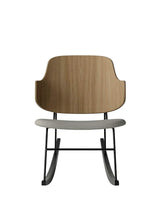 The Penguin Rocking Chair, Gepolstert von Audo Copenhagen - Natürliche Eiche / Re-wool 218 - Jacobsen Plus