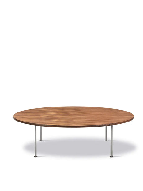 Wegner Ox Table von Fredericia Furniture - Ø120 cm / Walnuss - geölt / H: 35 cm - Jacobsen Plus