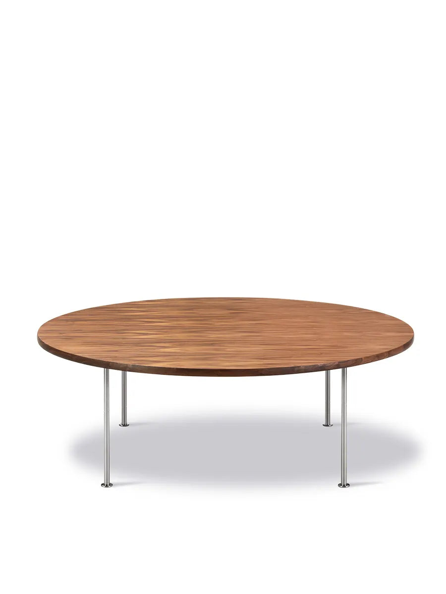 Wegner Ox Table von Fredericia Furniture - Ø120 cm / Walnuss - geölt / H: 41 cm - Jacobsen Plus
