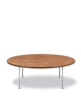 Wegner Ox Table von Fredericia Furniture - Ø120 cm / Walnuss - geölt / H: 41 cm - Jacobsen Plus