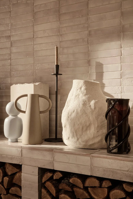 Vulca Medium Vase, Off-white Stone von Ferm Living - 4 - Jacobsen Plus