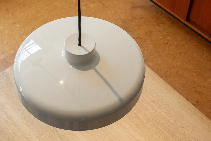 Lacquer pendant medium, grey fra Nine - 6 - Jacobsen Plus