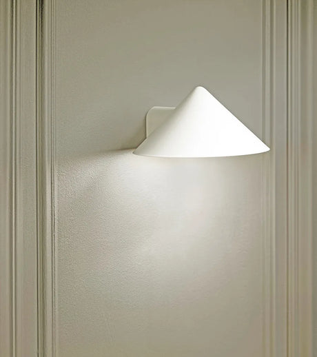 Grasp Wandleuchte von Frandsen - Matt black - Jacobsen Plus