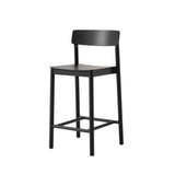 Betty TK13 Counter barstol fra &Tradition - Sort Ask - Jacobsen Plus