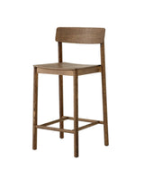Betty TK13 Counter barstol fra &Tradition - Røget Eg - Jacobsen Plus