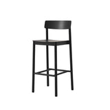 Betty TK16 Bar Chair fra &Tradition - Sort lakeret ask - Jacobsen Plus