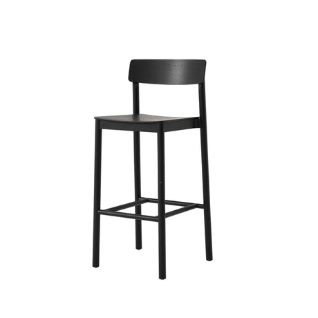 Betty TK16 Bar Chair fra &Tradition - Sort lakeret ask - Jacobsen Plus