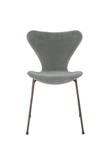 3107 Stuhl, vollgepolstert Velour von Arne Jacobsen - Seal Grey - Jacobsen Plus