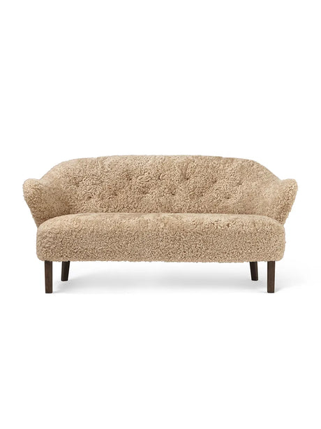 Ingeborg Sofa von Audo Copenhagen - Schaffell / Honig / Geräucherte Eiche - Jacobsen Plus
