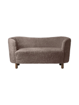 Mingle Sofa fra Audo Copenhagen - Dark Stained Oak - Sheepskin Sahara - Jacobsen Plus