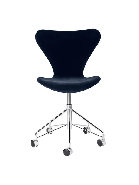 3117 Serie 7 Bürostuhl von Arne Jacobsen - Voll gepolstert / Belfast (Velour) / Mitternachtsblau - Jacobsen Plus