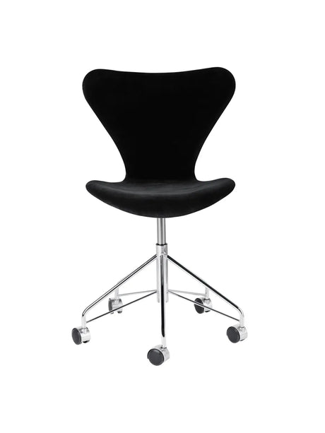 3117 Serie 7 Bürostuhl von Arne Jacobsen - Voll gepolstert / Belfast (Velour) / Nacht Schwarz - Jacobsen Plus