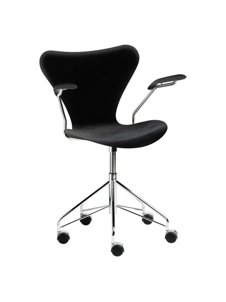3217 Serie 7 Bürostuhl von Arne Jacobsen - Voll gepolstert / Belfast (Velour) / Nacht Schwarz - Jacobsen Plus