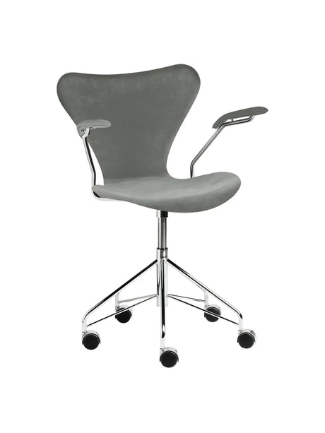 3217 Serie 7 Bürostuhl von Arne Jacobsen - Voll gepolstert / Belfast (Velour) / Seal Grey - Jacobsen Plus