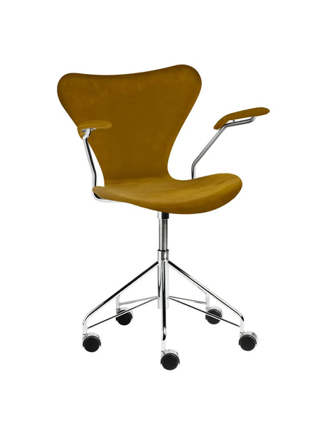 3217 Serie 7 Bürostuhl von Arne Jacobsen - Voll gepolstert / Belfast (Velour) / Soft Ocker - Jacobsen Plus