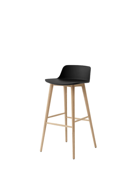Rely HW123 Bar Stool, Eiche von &Tradition - Schwarz - Jacobsen Plus