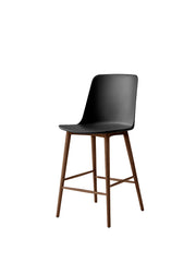 Rely HW128 Counter Chair, walnuss von &Tradition
