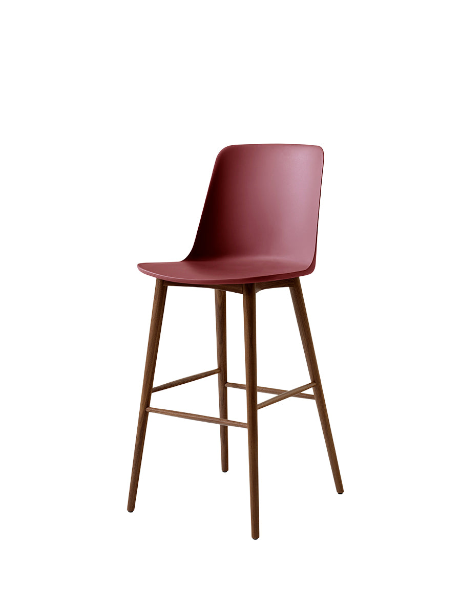 Rely HW133 Bar Chair, walnut fra &Tradition - Red Brown - Jacobsen Plus