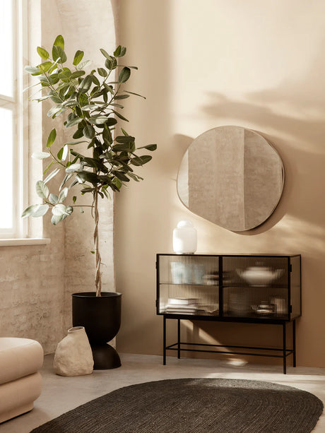 Haze Sideboard von Ferm Living - Redded Glas - Kaschmir - Jacobsen Plus