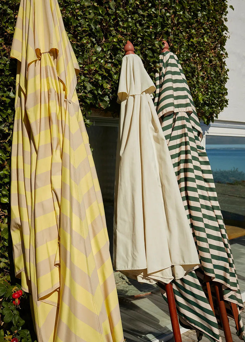Skagerak Messina Parasol Ø300, Lemon/Sand Stripes fra Fritz Hansen