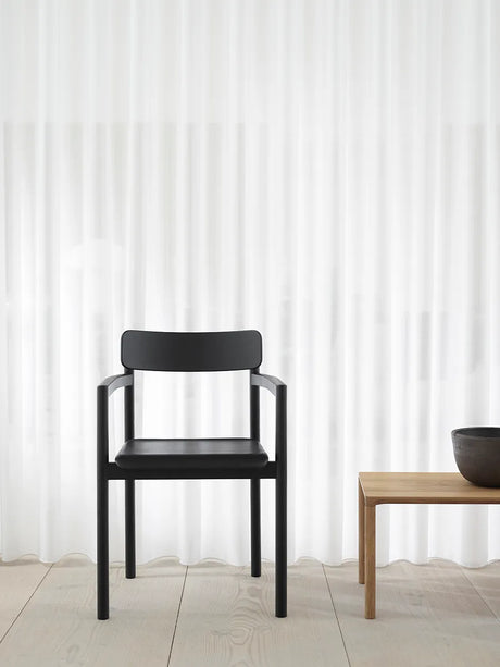 Post Esszimmerstuhl, Eiche Schwarz lackiert von Fredericia Furniture - 3 - Jacobsen Plus