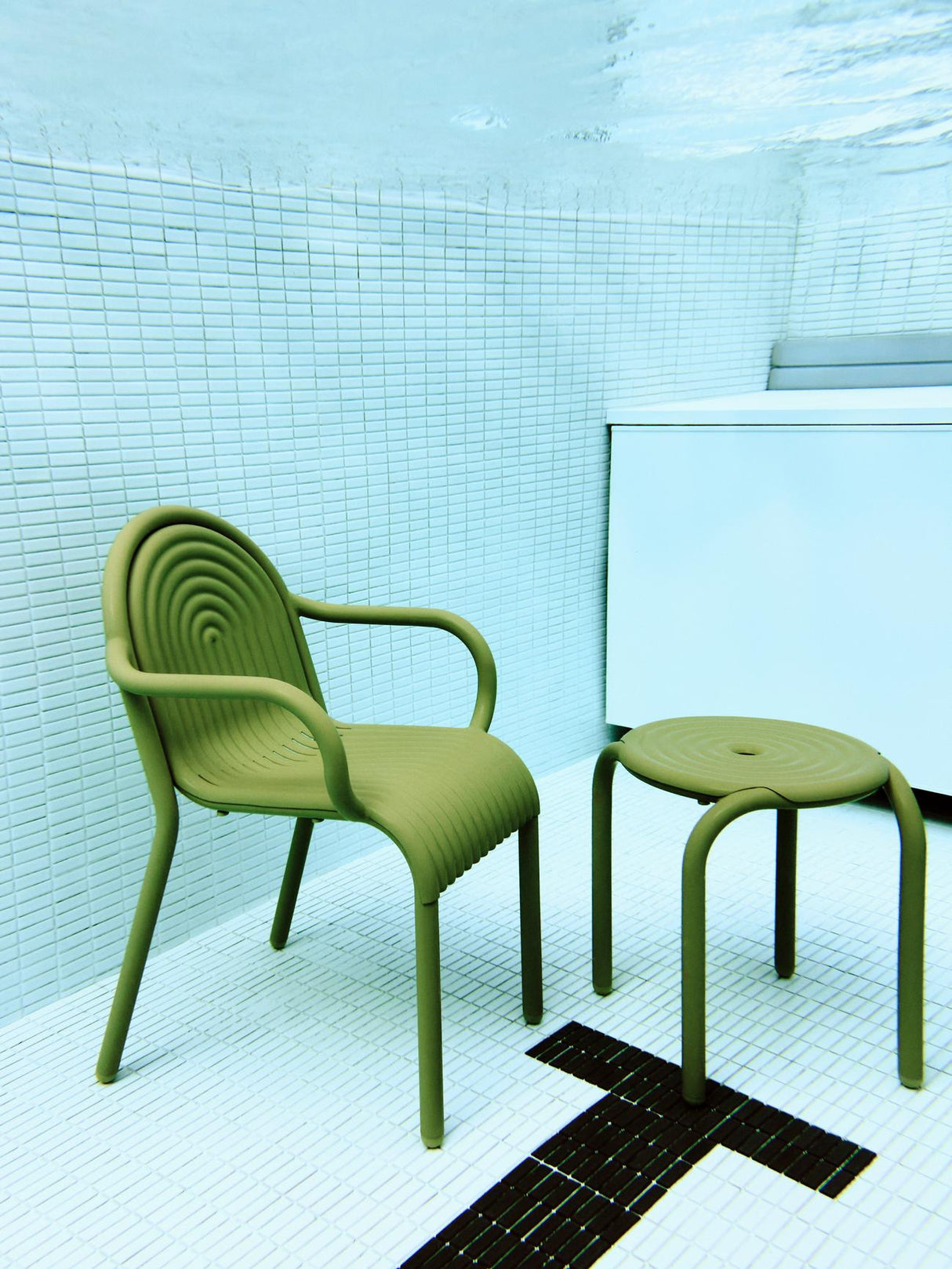 Groove Stool von Tom Dixon - 2 - Jacobsen Plus