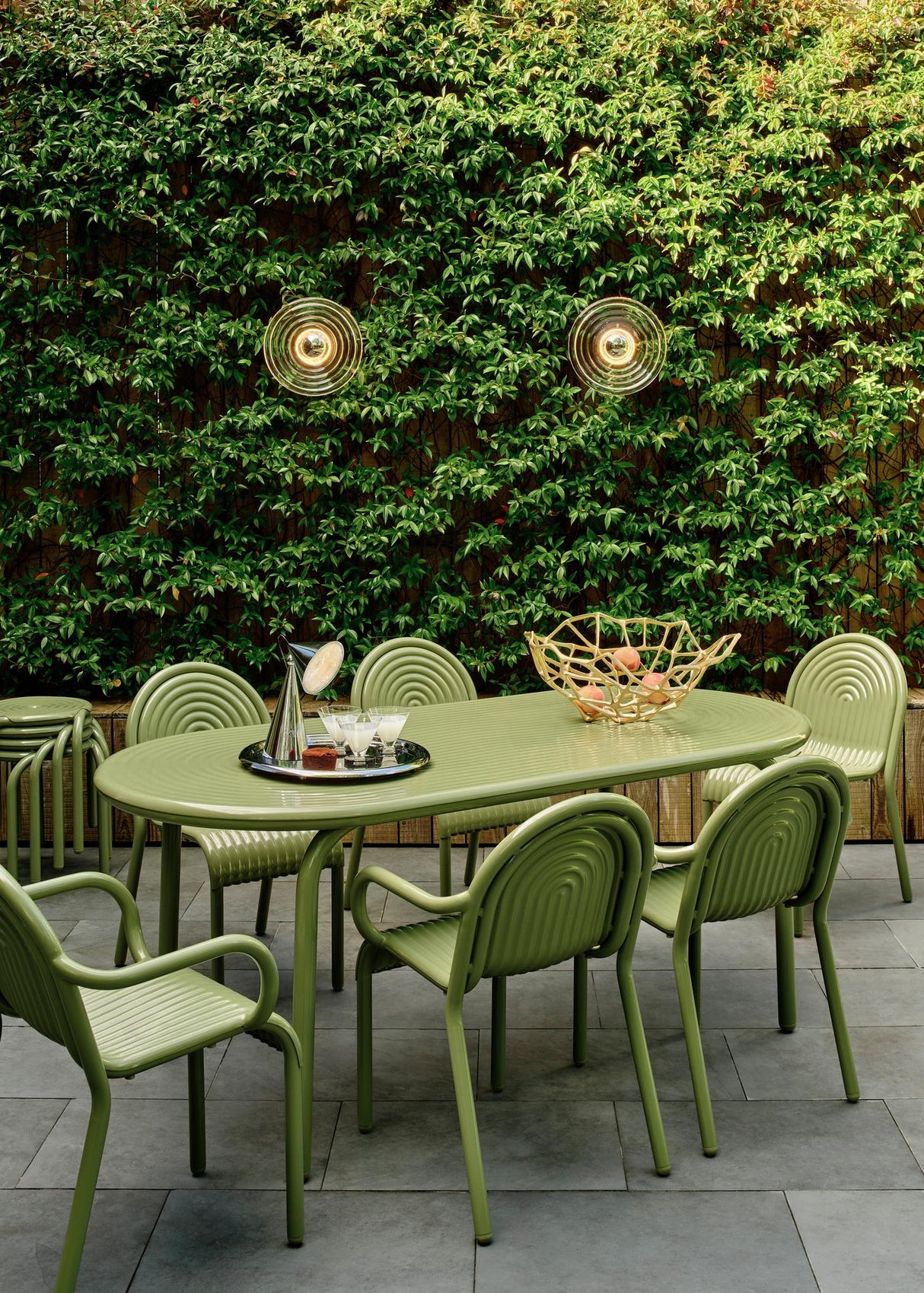 Groove Obround Table von Tom Dixon - 2 - Jacobsen Plus
