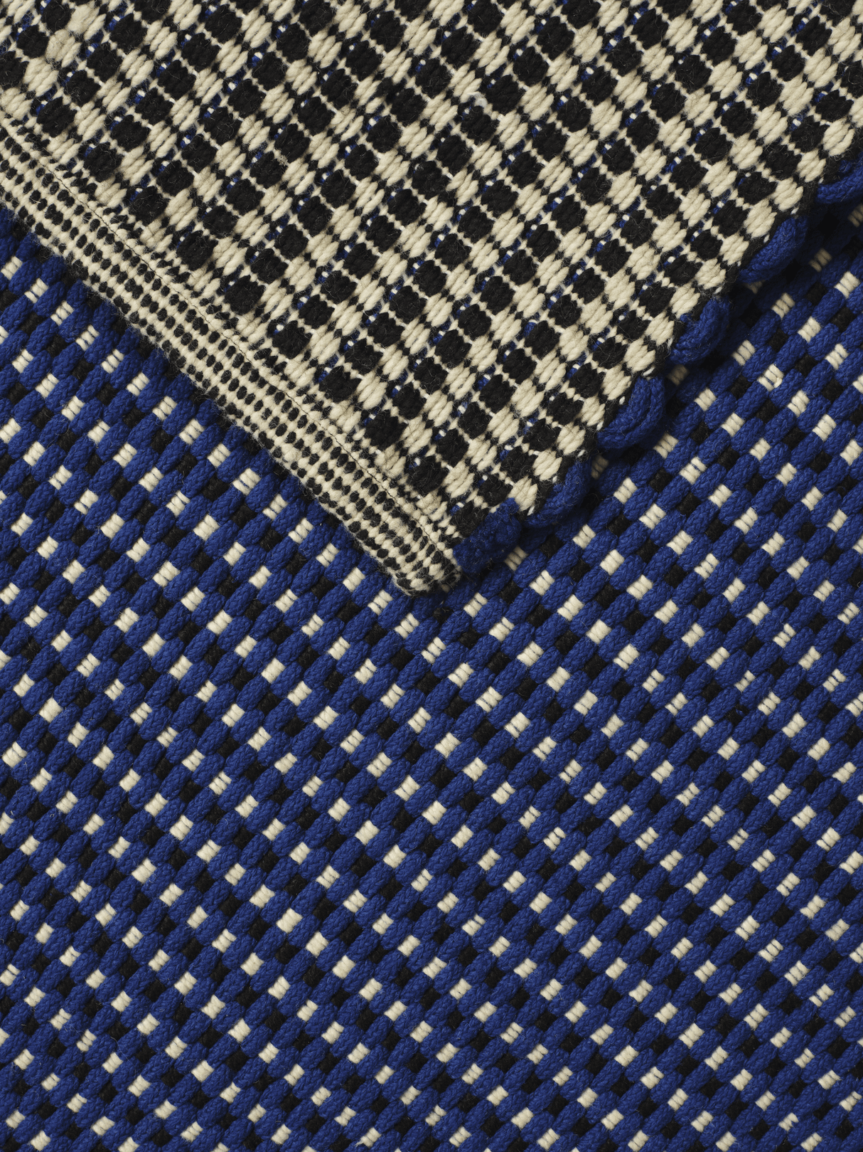 Cord ultramarine blue gulvtæppe fra Tom Dixon - 3 - Jacobsen Plus