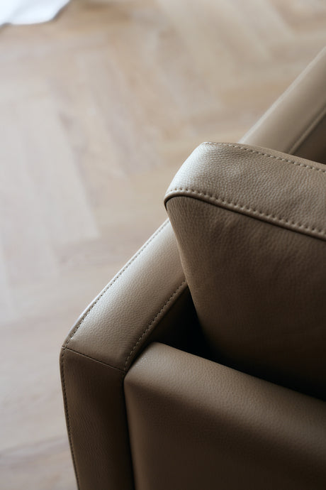 MH276 4 pers. Sofa in Baltique Anilinleder von Mogens Hansen - Baltique 95052 (Rot) - Jacobsen Plus