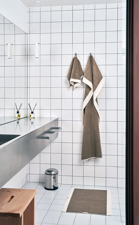 VIPP101 Badematte, taupe von Vipp - 3 - Jacobsen Plus