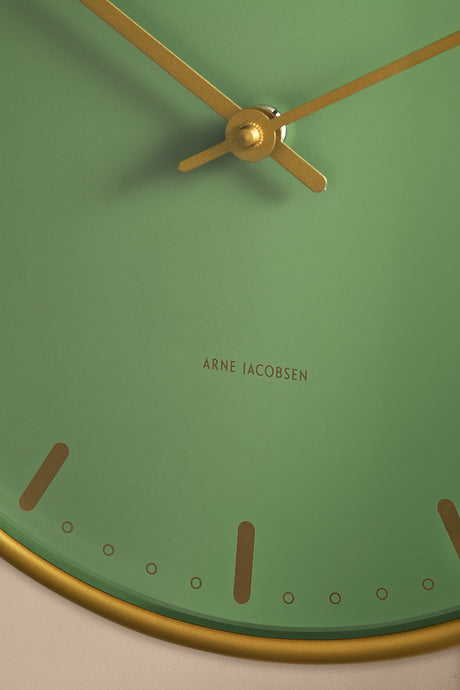 City Hall Wanduhr, Grün von Arne Jacobsen (Ø: 21) - 4 - Jacobsen Plus