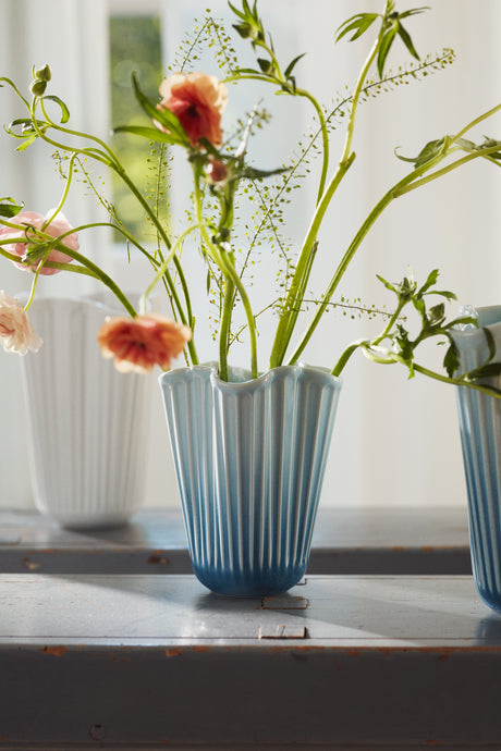 Hammershøi Unfold Vase, blau von Kähler - H: 16,5 cm. - Jacobsen Plus