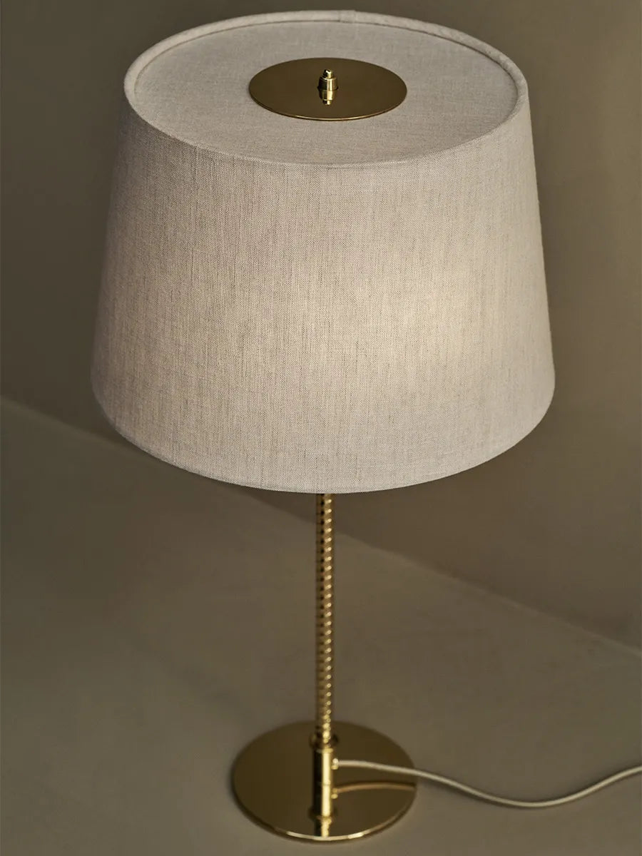 9205 Tischleuchte von GUBI - 4 - Jacobsen Plus