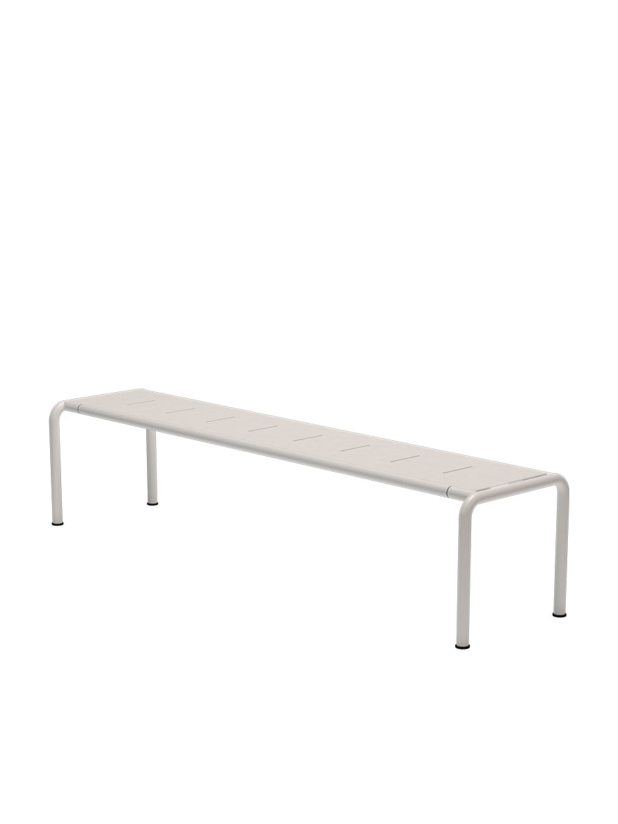 Avanti Bench, Long fra Houe - Muted White stel - Muted White aluminium sæde - Jacobsen Plus