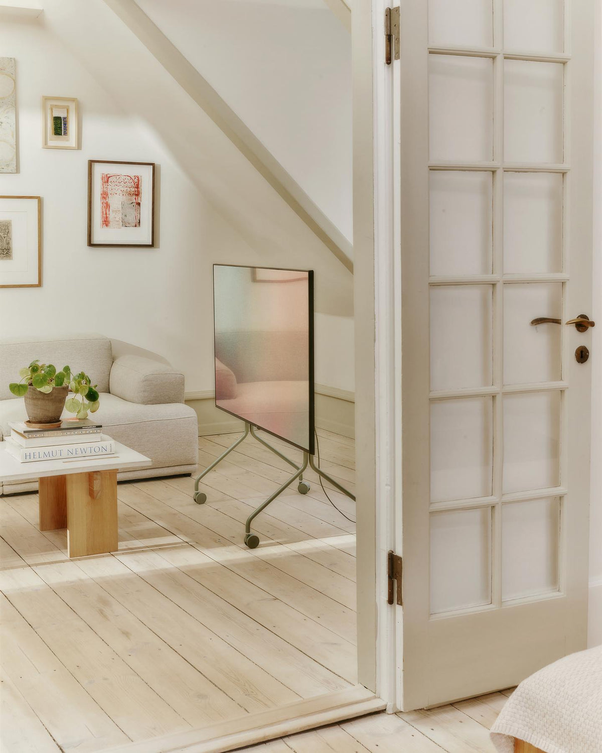 Pedestal - Moon Regular TV-Ständer - 9 - Jacobsen Plus