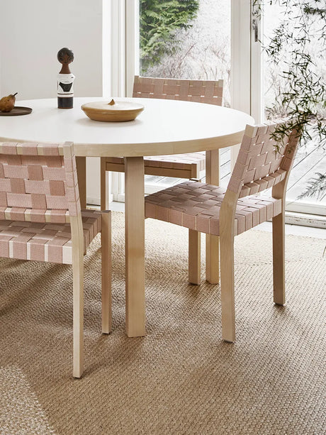 Chair 611 von Artek - Natur mit Weiß-Naturgeflecht - Jacobsen Plus