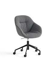 About a Chair AAC155 Soft fra Hay
