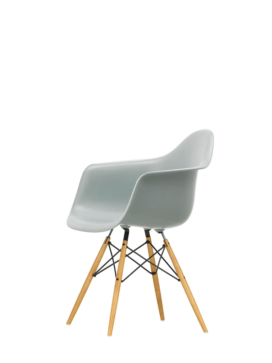 Eames Plastic Armchair DAW, ahorntræ fra Vitra - 13 - Jacobsen Plus