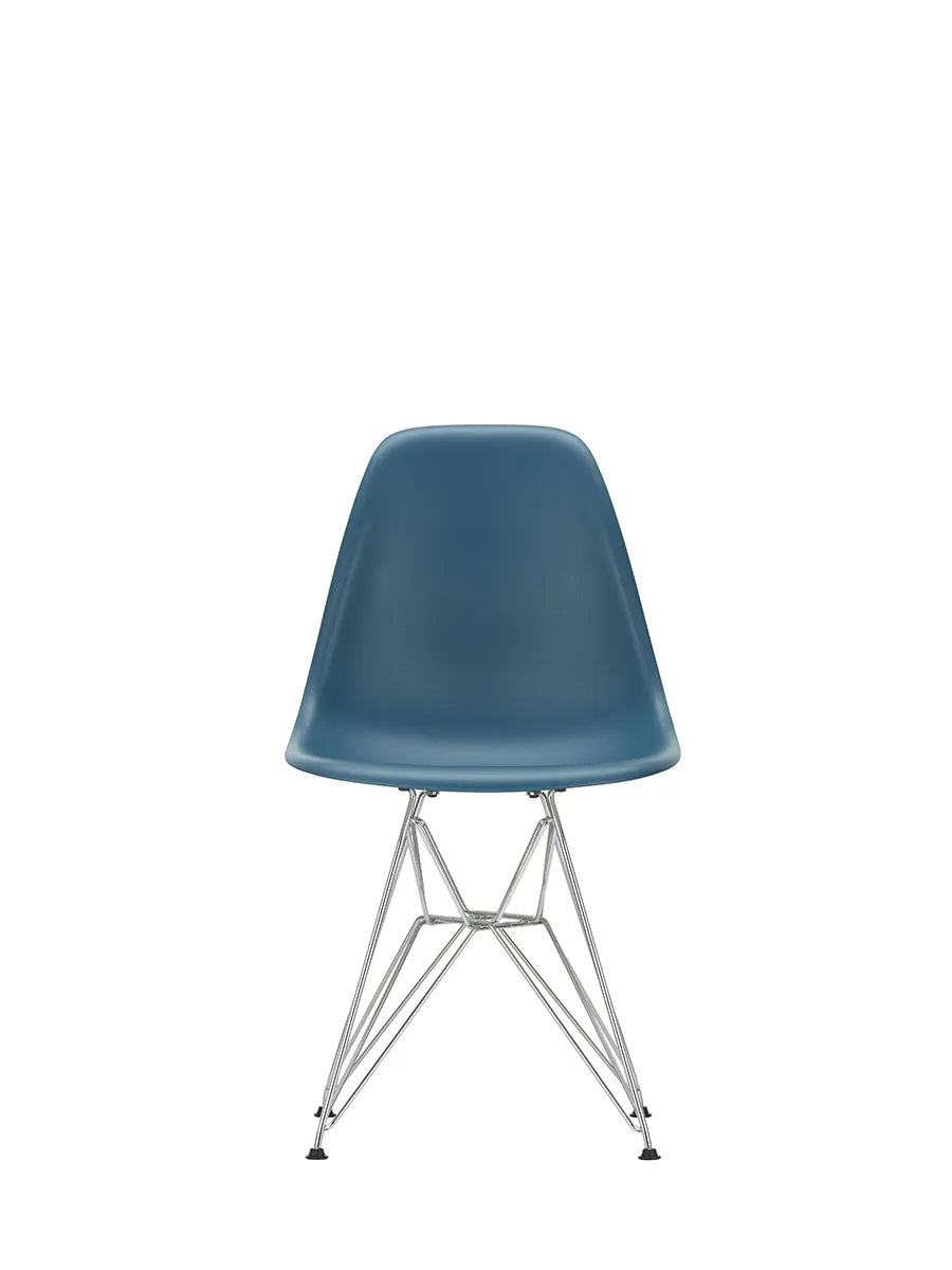 Eames Plastic Side Chair DSR, forkromet fra Vitra