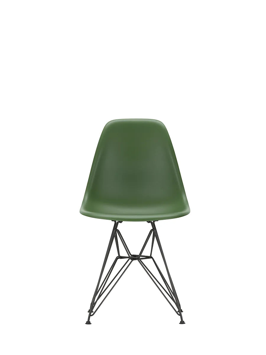 Eames Plastic Side Chair DSR, sort pulverlakeret fra Vitra - Forest - Jacobsen Plus