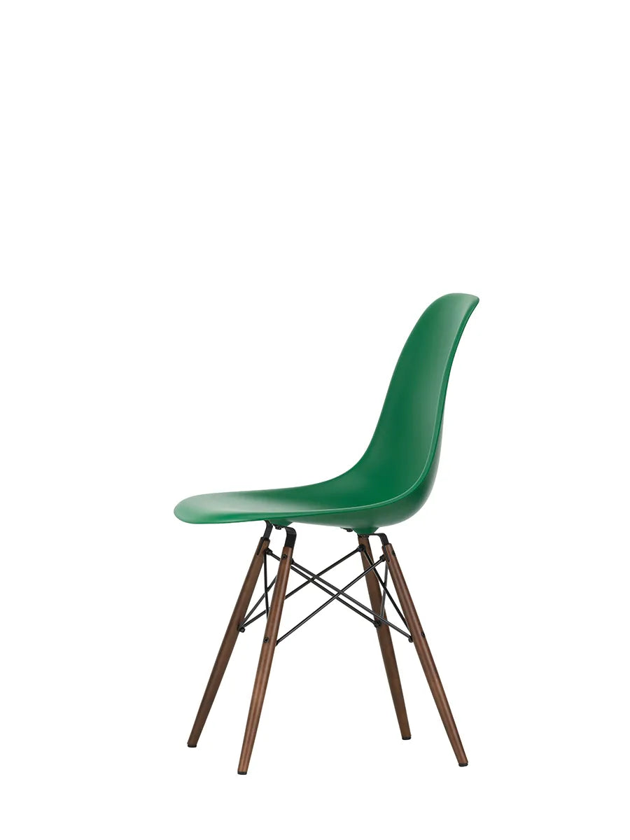 Eames Plastic Side Chair DSW, mørkbejdset ahorntræ fra Vitra - 7 - Jacobsen Plus