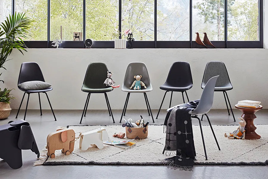 Eames Fiberglass Chair DSX, sortlakeret fra Vitra - 3 - Jacobsen Plus
