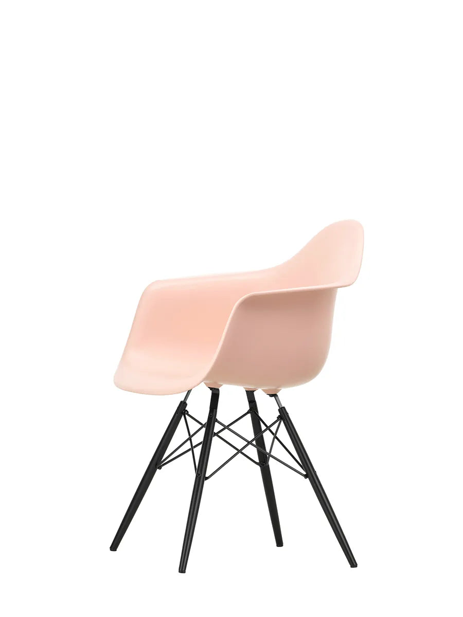 Eames Plastic Armchair DAW, sortlakeret ahorntræ fra Vitra - 13 - Jacobsen Plus