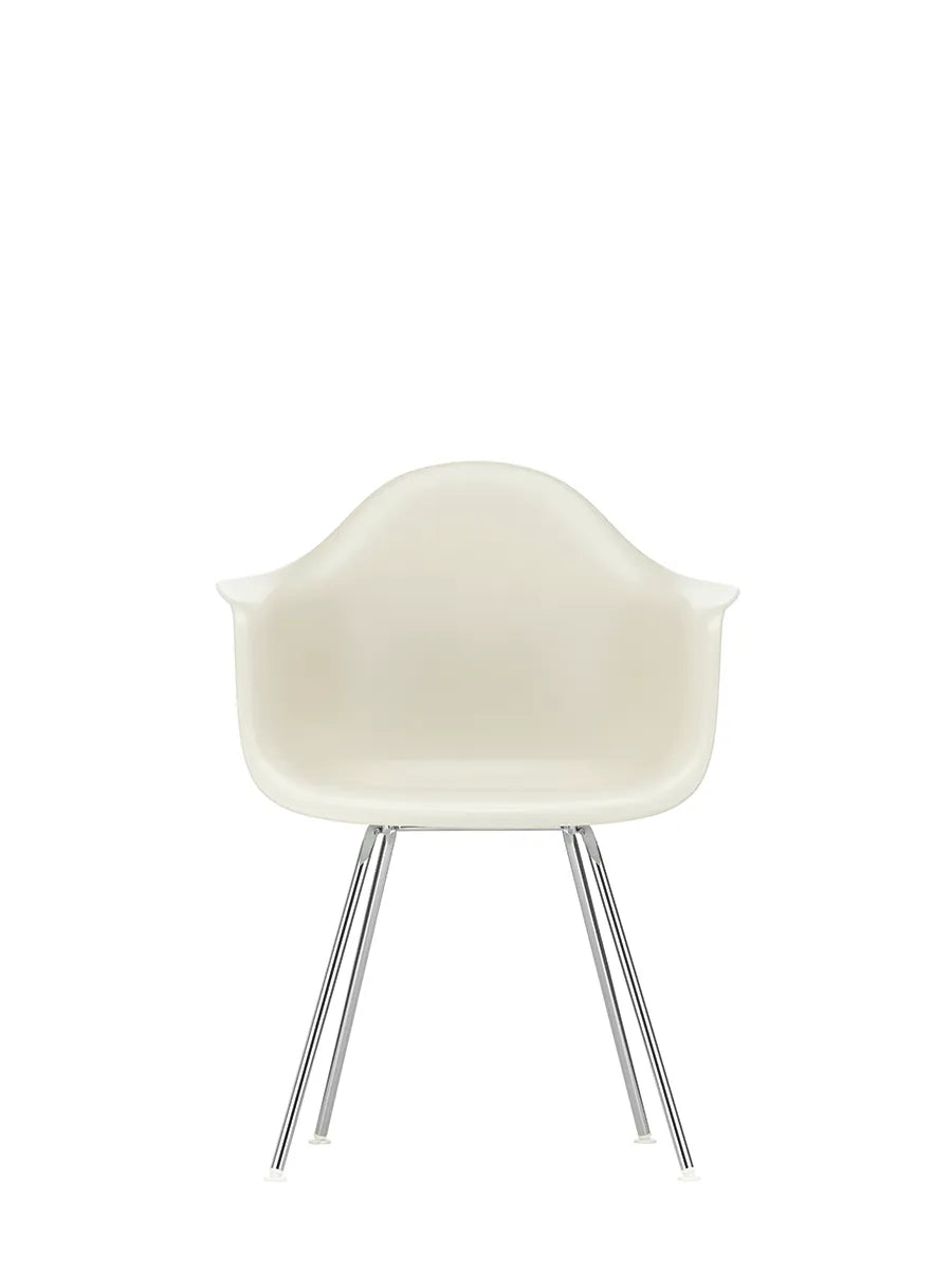 Eames Plastic Armchair DAX, forkromet fra Vitra