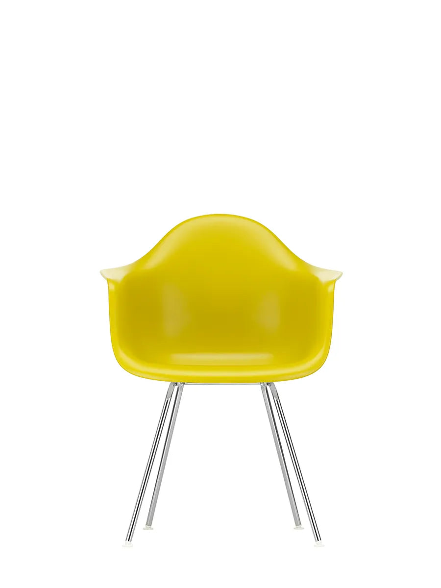 Eames Plastic Armchair DAX, forkromet fra Vitra