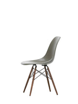 Eames Fiberglass Chair DSW, mørkbejdset ahorn fra Vitra - 4 - Jacobsen Plus