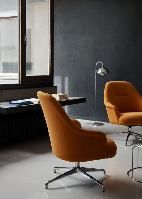 &Tradition Rely HW139 Lounge-Sessel - Gentle 0443/Poliertes Gestell - Jacobsen Plus