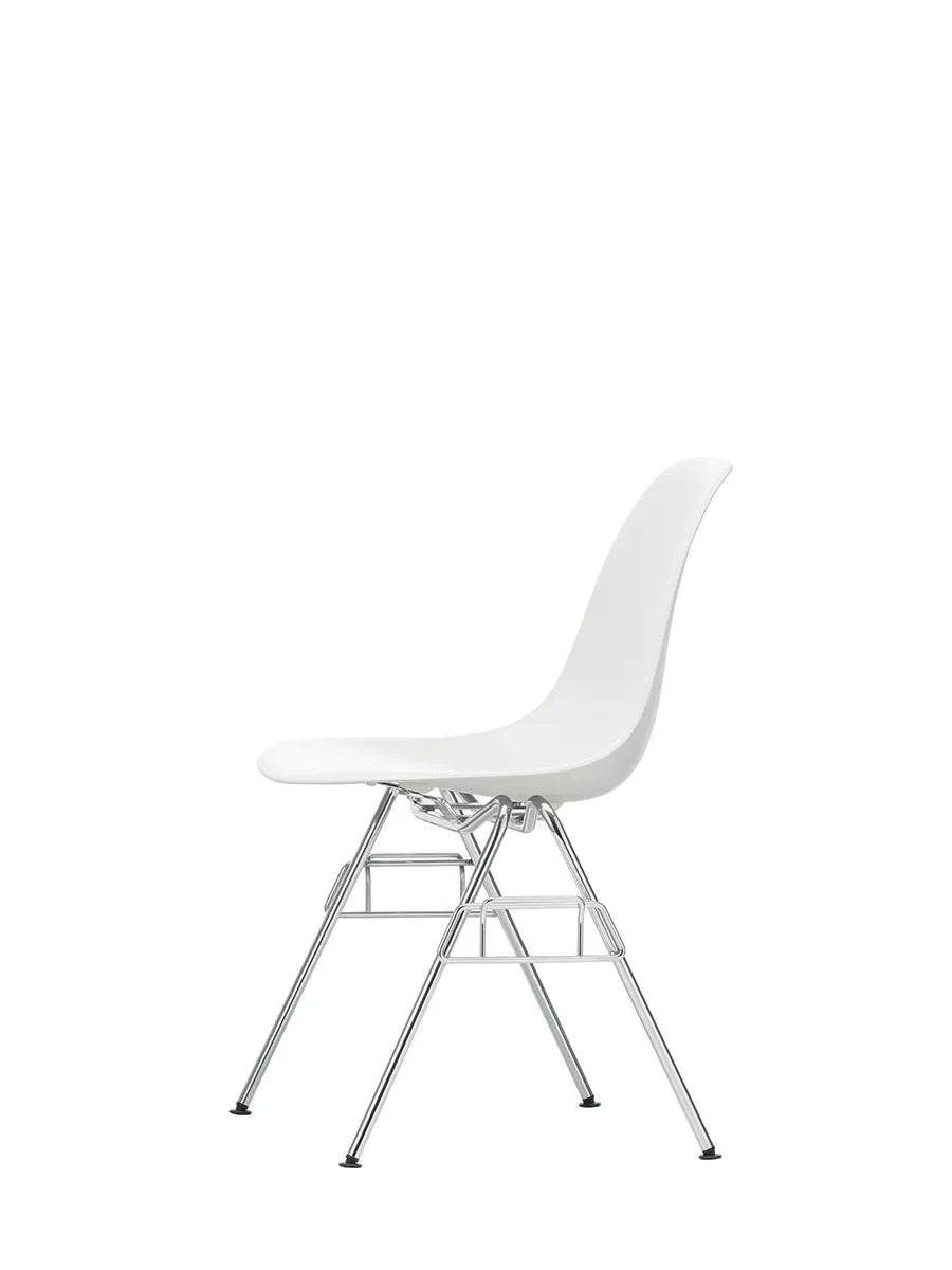 Eames Plastic Side Chair DSS-N, stabelbar fra Vitra - 8 - Jacobsen Plus