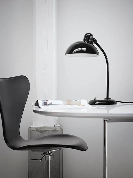 Kaiser Idell Tischleuchte, kippbar von Fritz Hansen - Mattschwarz - Jacobsen Plus